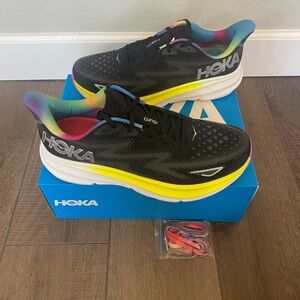 Hoka One One Clifton 9 Running Shoes
Men’s 12